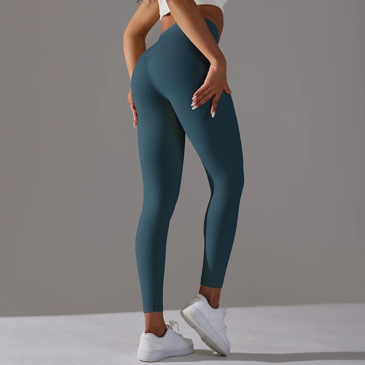 Elegant identification details improve your fitness — FL-25132.2