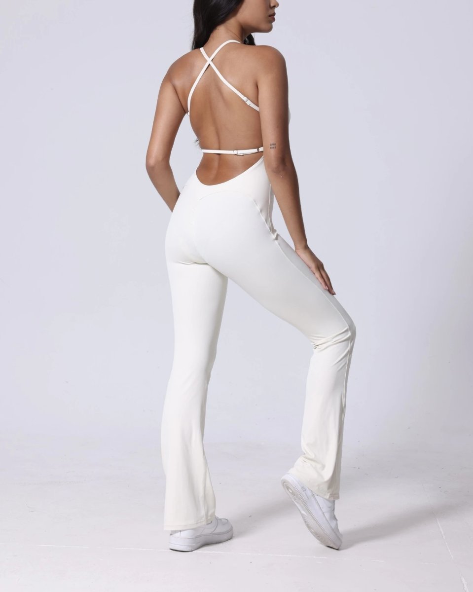 A jumpsuit is a one – piece outfit combining a top and trousers. — O-11849